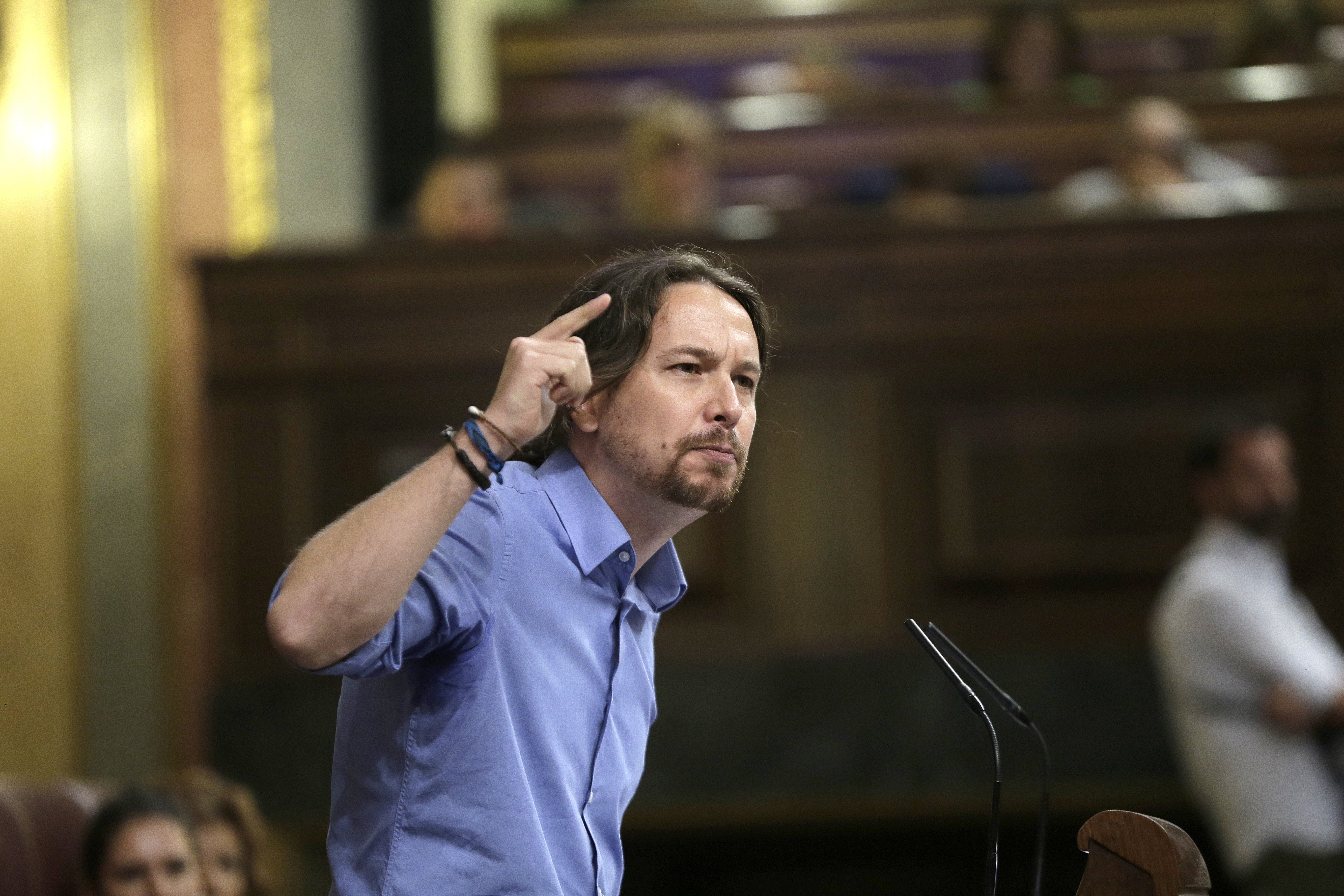 Iglesias, a Rajoy: "Es mentira que vayan a combatir la corrupción porque ustedes son la corrupción" Iglesias, a Rajoy: "Es mentira que vayan a combatir la corrupción porque ustedes son la corrupción"