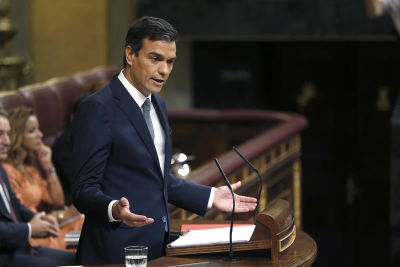 Sánchez, a Rajoy: "Si fuera coherente, debería votar en contra de su candidatura" Sánchez, a Rajoy: "Si fuera coherente, debería votar en contra de su candidatura"