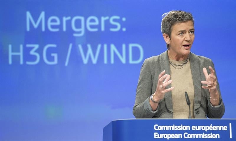 La CE defiende que la decisión sobre Apple no es política, sino basada en hechos La CE defiende que la decisión sobre Apple no es política, sino basada en hechos