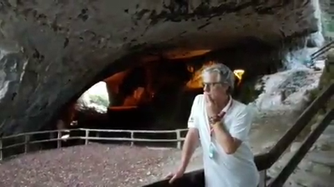 Javier Ares analiza la decimotercera etapa de La Vuelta desde las cuevas de Zugarramurdi Javier Ares analiza la decimotercera etapa de La Vuelta desde las cuevas de Zugarramurdi