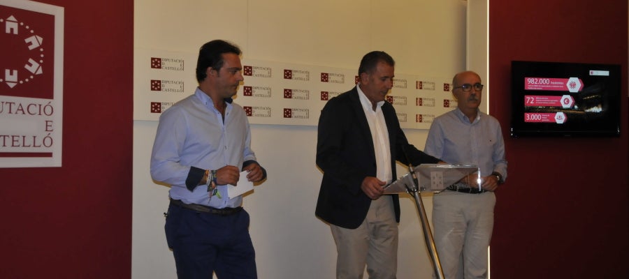 El presidente de la Diputación en funciones, Vicent Sales, ha hecho balance junto al vicepresidente de turismo, Andrés Martínez, y el diputado de Deportes, Luis Martínez, han realizado el balance. El presidente de la Diputación en funciones, Vicent Sales, ha hecho balance junto al vicepresidente de turismo, Andrés Martínez, y el diputado de Deportes, Luis Martínez, han realizado el balance.