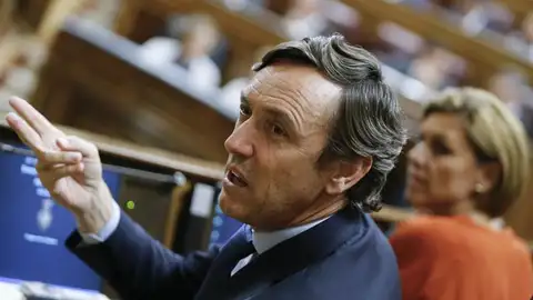 El portavoz del PP, Rafael Hernando, durante la votación de investidura del candidato a la presidencia del Gobierno El portavoz del PP, Rafael Hernando, durante la votación de investidura del candidato a la presidencia del Gobierno