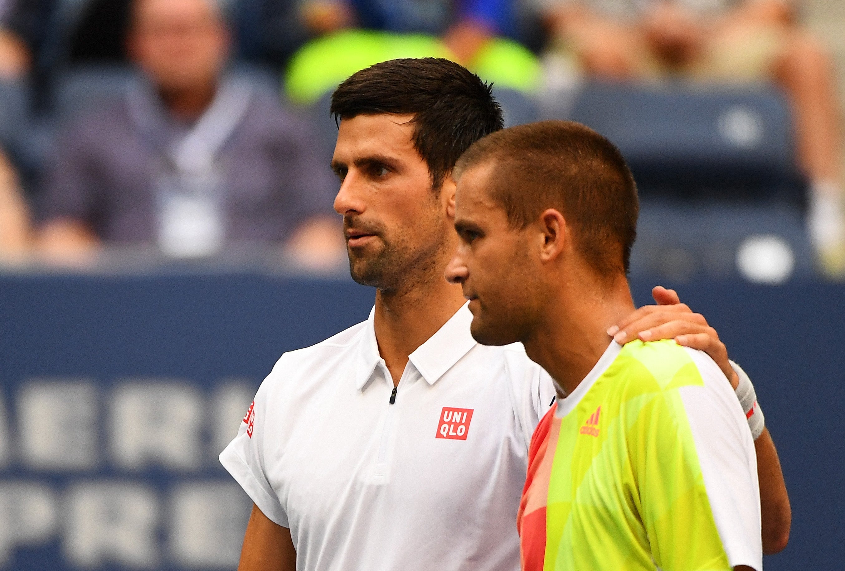 Djokovic se mete en octavos del US Open tras la retirada de Youzhny Djokovic se mete en octavos del US Open tras la retirada de Youzhny