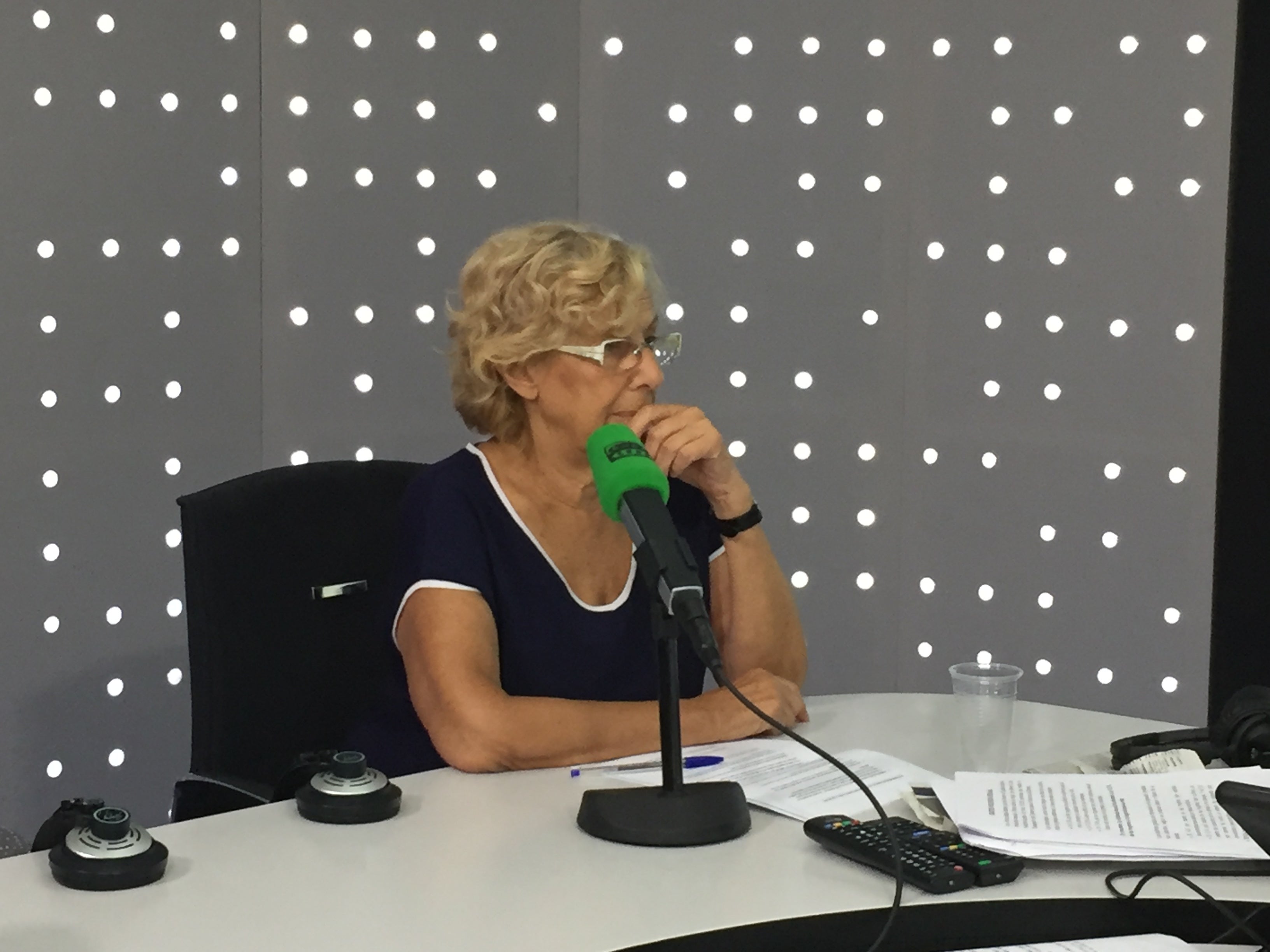 Manuela Carmena: "Hay que hacer un esfuerzo enorme para que el Atlético vaya a La Peineta el próximo año" Manuela Carmena: "Hay que hacer un esfuerzo enorme para que el Atlético vaya a La Peineta el próximo año"