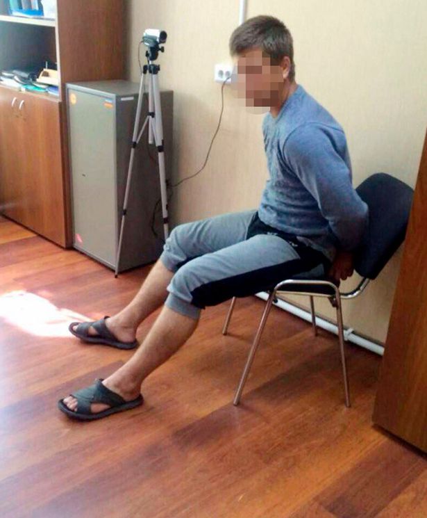 Una mujer vende su hija a un violador por una botella de vodka y menos de dos euros Una mujer vende su hija a un violador por una botella de vodka y menos de dos euros