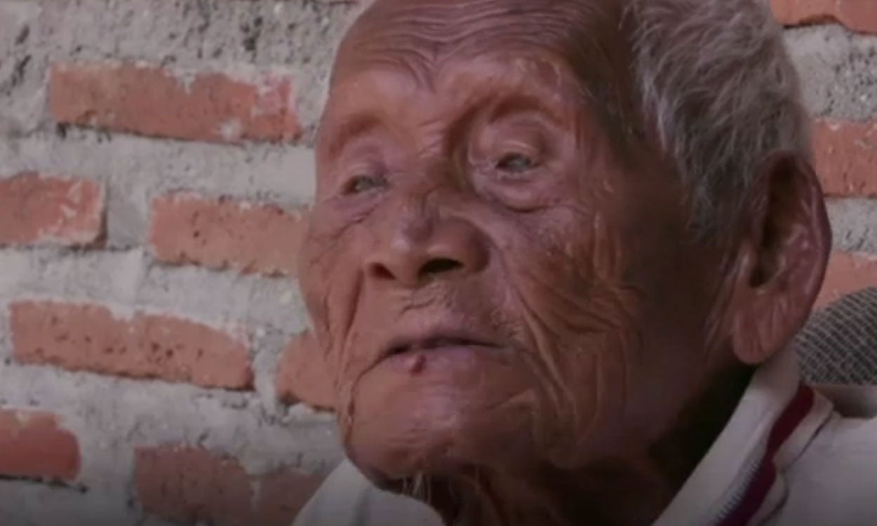 Mbah Ghoto, un hombre que cree tener 145 años Mbah Ghoto, un hombre que cree tener 145 años