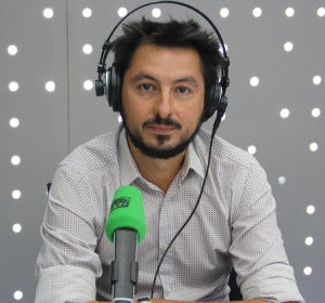 Antonio Lucas en los estudios de Onda Cero Antonio Lucas en los estudios de Onda Cero