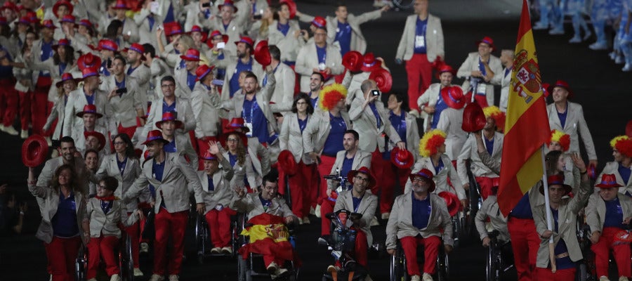 La delegación paralímpica española recorre el estadio de Maracaná La delegación paralímpica española recorre el estadio de Maracaná