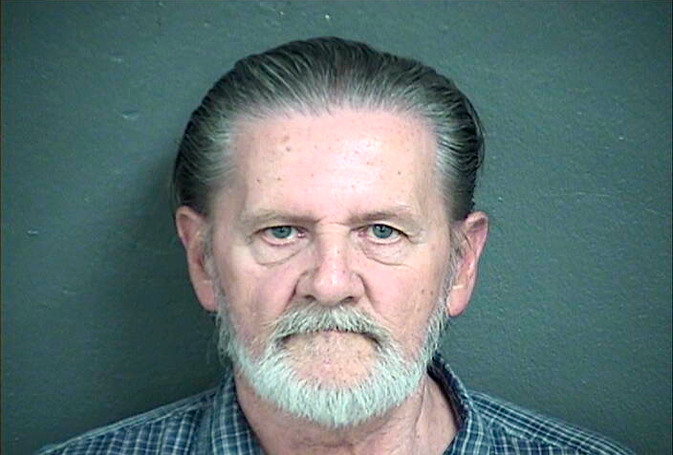 Roba un banco con 70 años porque prefiere vivir en la cárcel que con su mujer Roba un banco con 70 años porque prefiere vivir en la cárcel que con su mujer