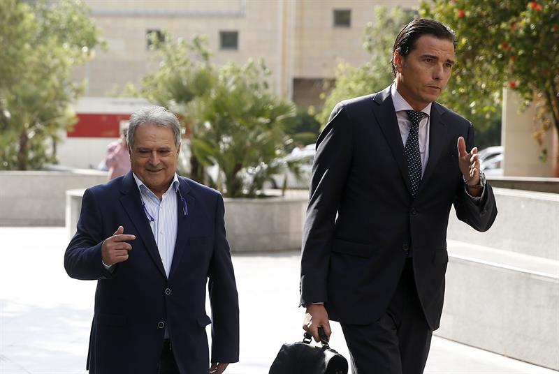 Alfonso Rus defiende la inocencia de Barberá y del diputado socialista Rafael Rubio Alfonso Rus defiende la inocencia de Barberá y del diputado socialista Rafael Rubio