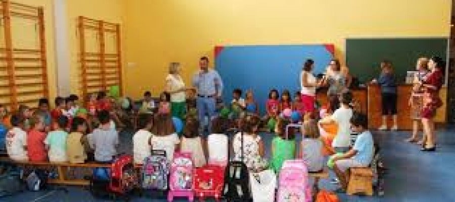 Els 7.500 alumnes de Vila-real inicien el nou curs acadèmic. Els 7.500 alumnes de Vila-real inicien el nou curs acadèmic.