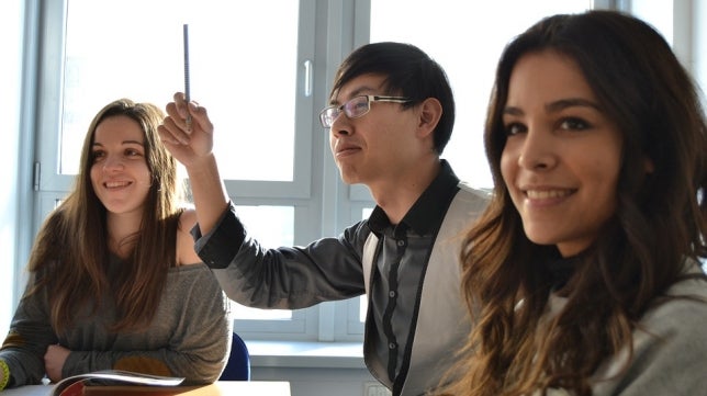 Més d’un centenar de joves es reuneixen a Barcelona per impulsar projectes innovadors Més d’un centenar de joves es reuneixen a Barcelona per impulsar projectes innovadors