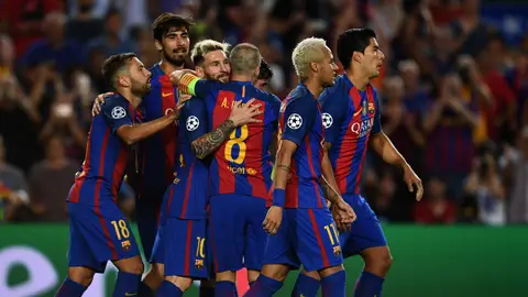 Los jugadores del Barcelona celebrando un gol Los jugadores del Barcelona celebrando un gol
