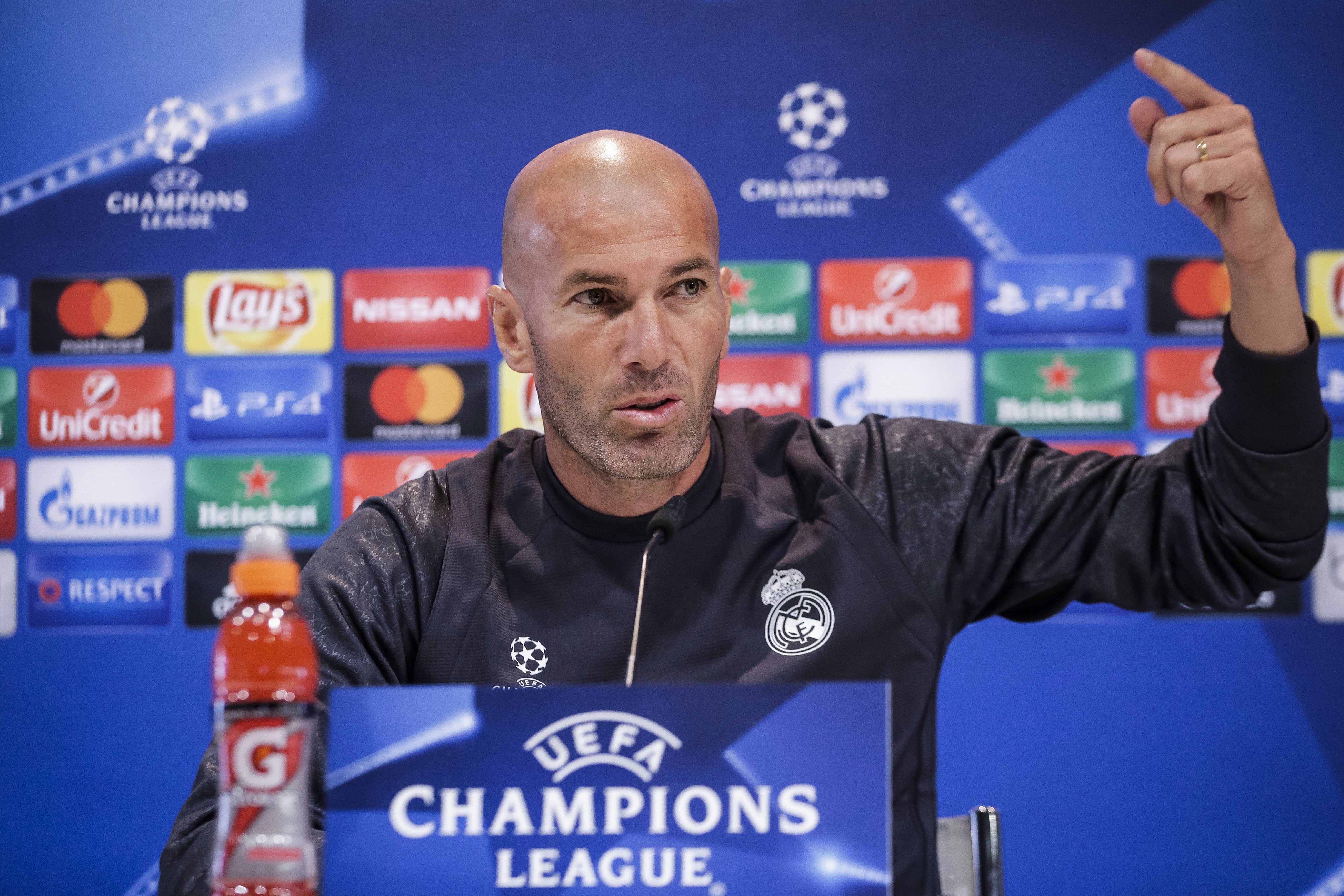 Zidane: "Puede ser que nos falte un '9', al final no pudimos conseguir otro jugador" Zidane: "Puede ser que nos falte un '9', al final no pudimos conseguir otro jugador"