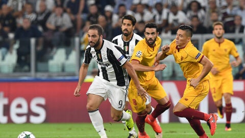 Higua&iacute;n se va en velocidad de los jugadores del Sevilla
