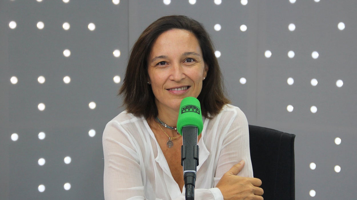 La psicóloga que ayudó a superar el miedo a volar a Alicia Borrachero La psicóloga que ayudó a superar el miedo a volar a Alicia Borrachero