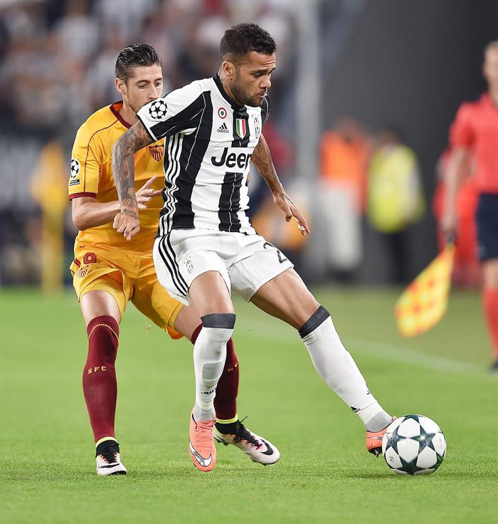 Dani Alves: "Trataré de hacer algo especial en la Juventus" Dani Alves: "Trataré de hacer algo especial en la Juventus"