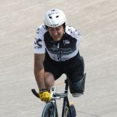 El ciclista catalán Juanjo Méndez, que compite sin pierna ni brazo izquierdos encima de la bicicleta.