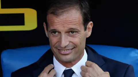 Allegri, tranquilo con el empate de la Juventus ante el Sevilla. Allegri, tranquilo con el empate de la Juventus ante el Sevilla.