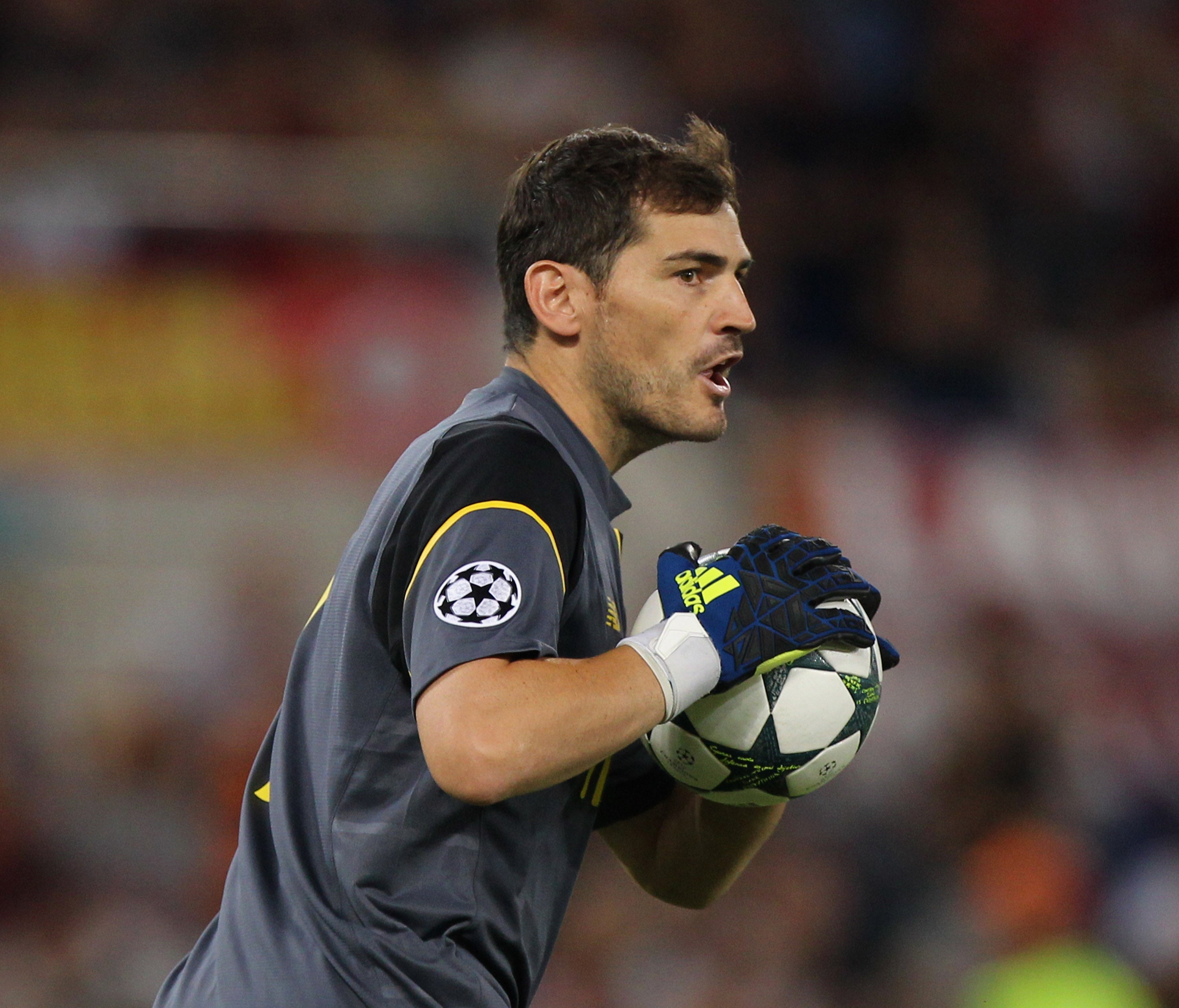 Casillas: "El derbi es vital para el Atlético y el Madrid va más tranquilo al Calderón" Casillas: "El derbi es vital para el Atlético y el Madrid va más tranquilo al Calderón"