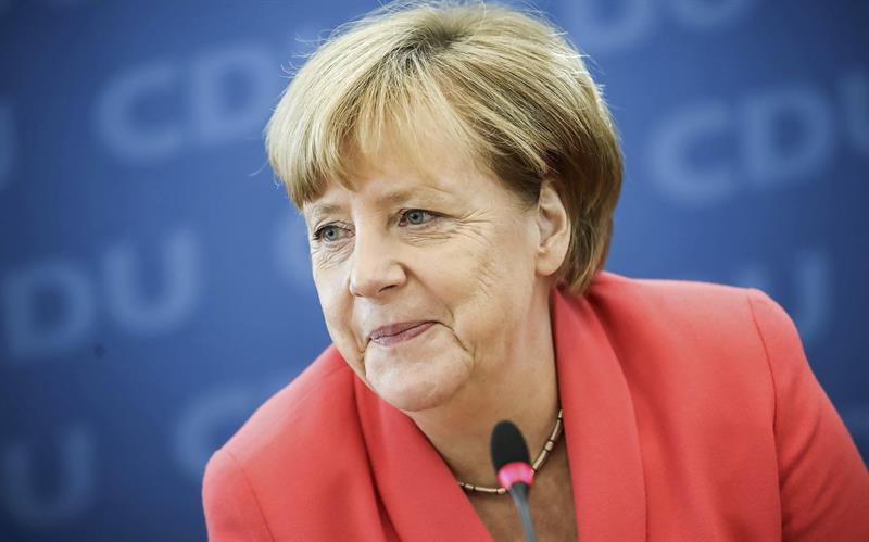 Merkel ve en el Nobel a Santos un aliciente para seguir avanzando hacia la paz Merkel ve en el Nobel a Santos un aliciente para seguir avanzando hacia la paz