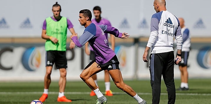 Cristiano y Bale entrenan con el grupo y podrían regresar ante el Villarreal Cristiano y Bale entrenan con el grupo y podrían regresar ante el Villarreal