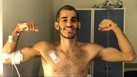Le dan el alta m&eacute;dica al joven con leucemia, Pablo R&aacute;ez