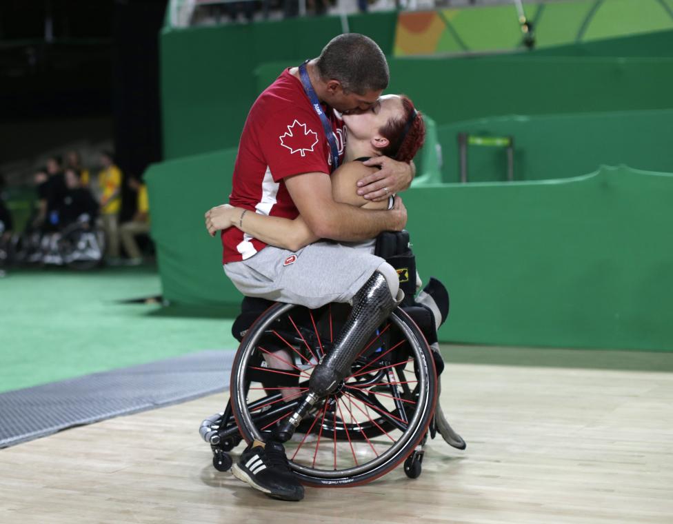 El beso de los Juegos Paralímpicos que ha conmovido al mundo El beso de los Juegos Paralímpicos que ha conmovido al mundo