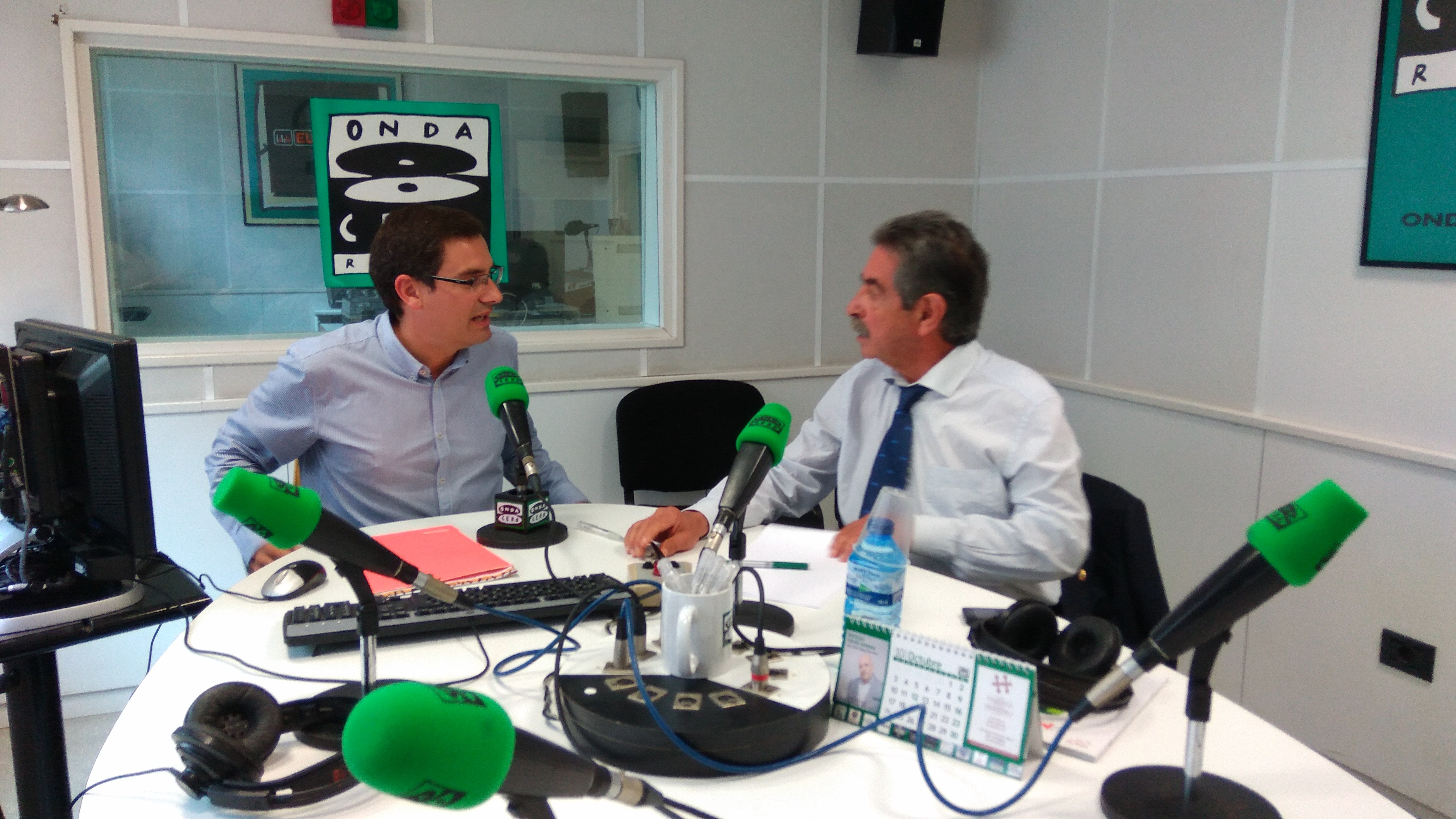Cantabria en la Onda. Entrevista a Miguel Ángel Revilla Cantabria en la Onda. Entrevista a Miguel Ángel Revilla