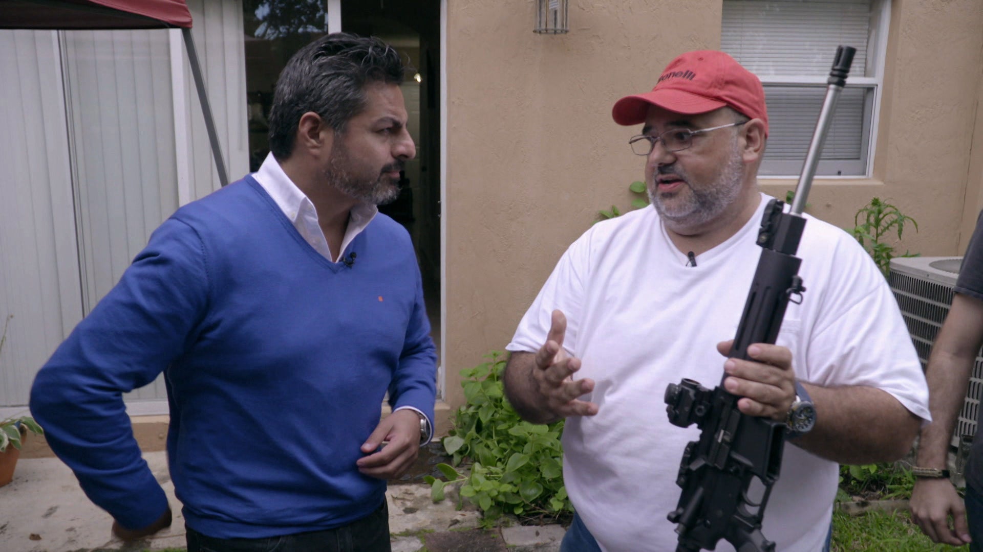 La tele con Monegal: "En EEUU no verán ni una reja en las casas, ellos se fortifican a base de armas" La tele con Monegal: "En EEUU no verán ni una reja en las casas, ellos se fortifican a base de armas"