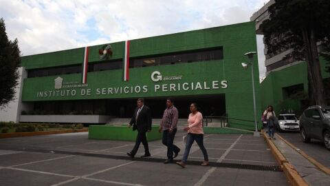 Fachada del Instituto de Servicios Periciales, ubicado en la ciudad de Toluca, capital del Estado de M&eacute;xico