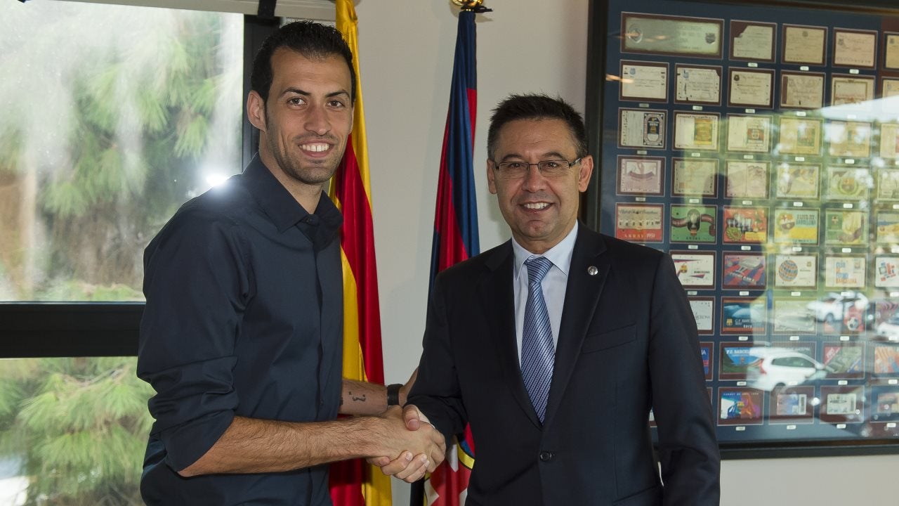Sergio Busquets renueva con el Barcelona hasta 2021 Sergio Busquets renueva con el Barcelona hasta 2021