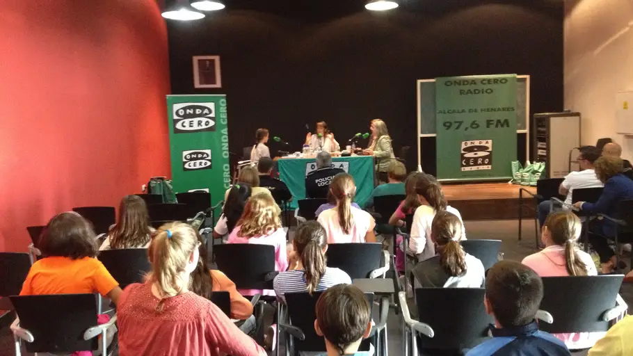 Onda Cero Alcalá en directo desde el Centro de Seguridad Nuevo programa especial de "En tu barrio". Onda Cero Alcalá realiza Alcalá de Henares en la onda desde el Centro de Seguridad.