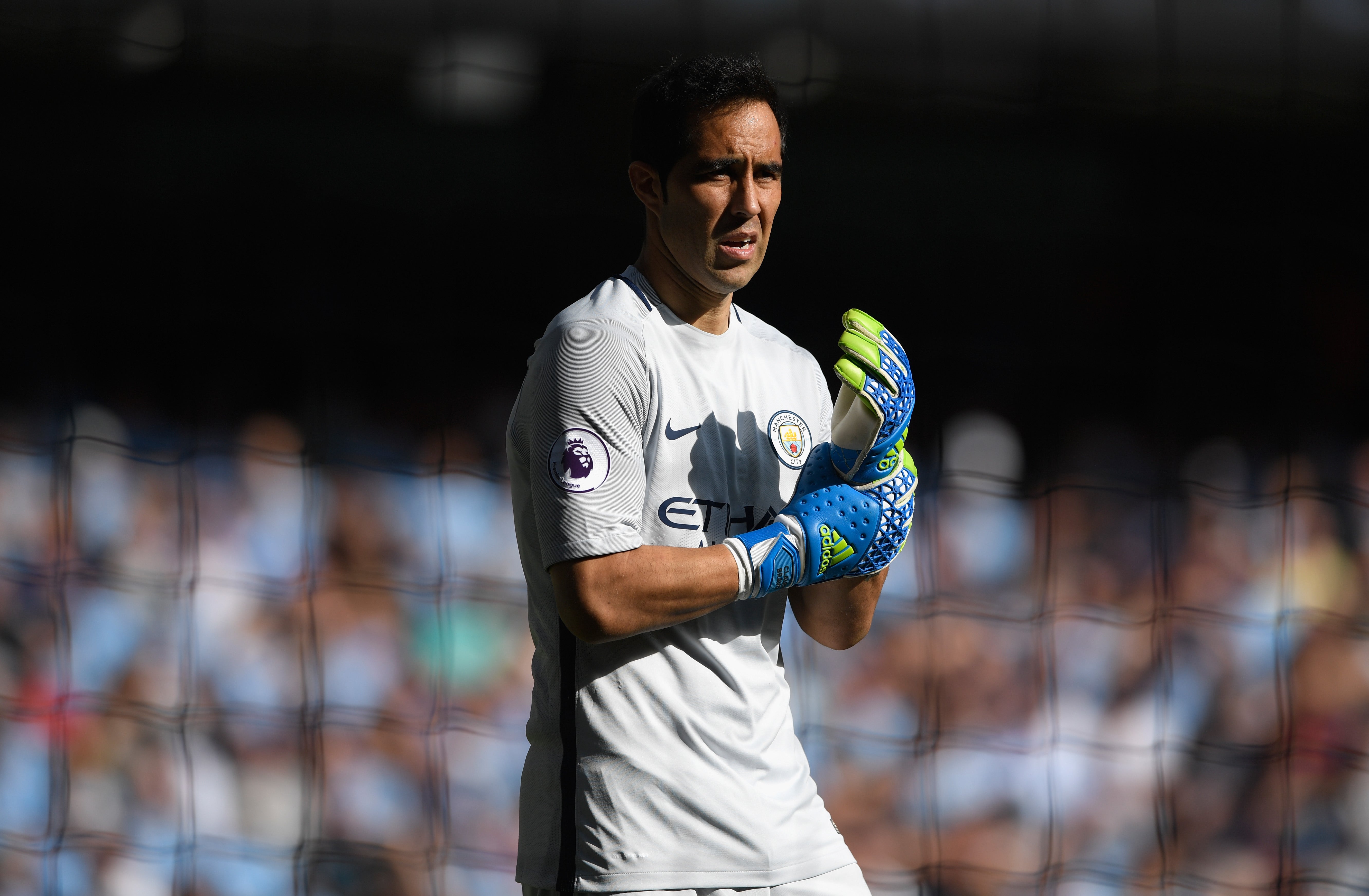 Claudio Bravo: "Medirme a la MSN no lo veo como una pesadilla" Claudio Bravo: "Medirme a la MSN no lo veo como una pesadilla"