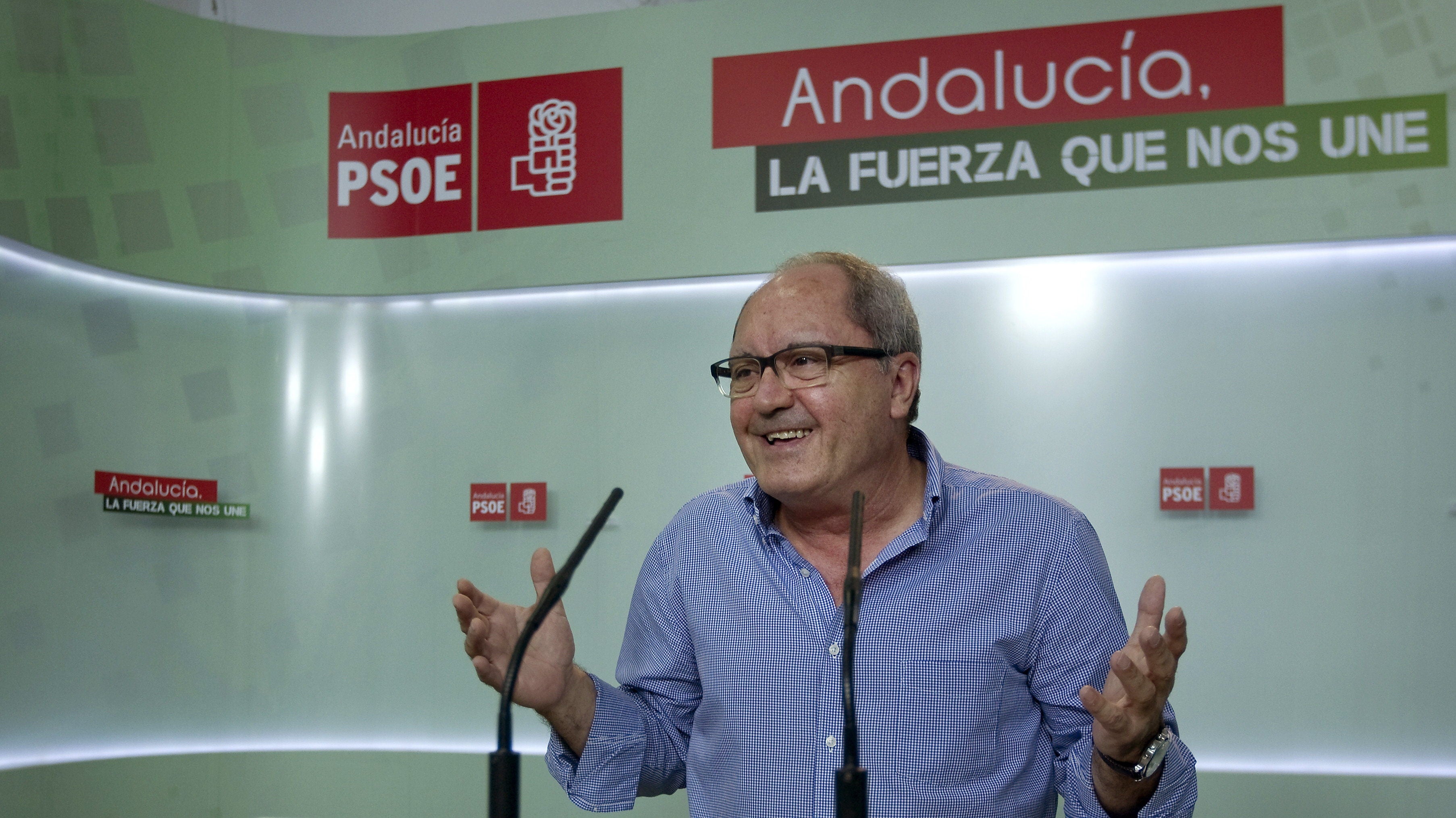 El PSOE acusa a Ciudadanos de utilizar Andalucía como "campo de batalla" de Rivera El PSOE acusa a Ciudadanos de utilizar Andalucía como "campo de batalla" de Rivera