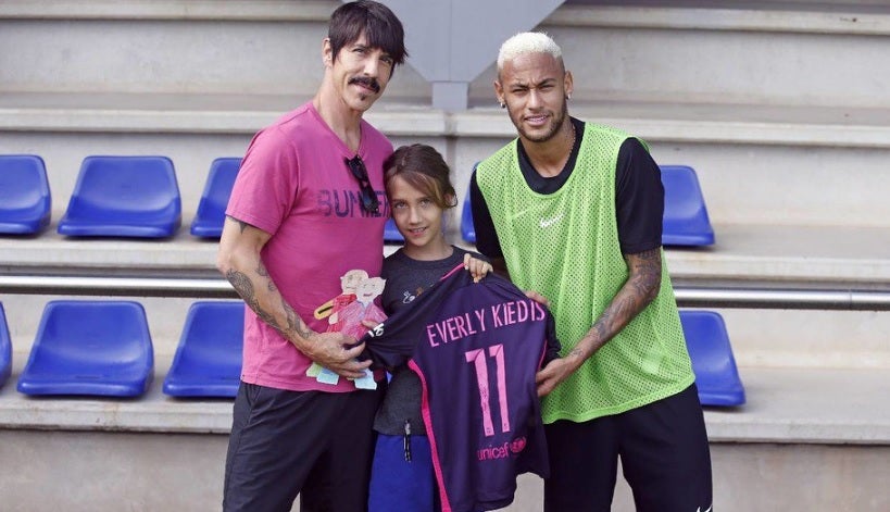 Anthony Kiedis, cantante de Red Hot Chili Peppers, acude al entrenamiento del Barcelona Anthony Kiedis, cantante de Red Hot Chili Peppers, acude al entrenamiento del Barcelona