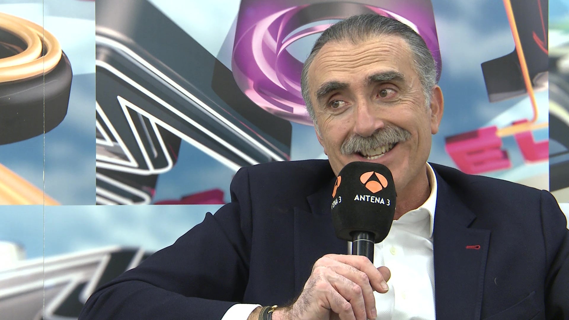 Juan y Medio recuerda una de las historias que más le ha marcado en 'El amor está en el aire' Juan y Medio recuerda una de las historias que más le ha marcado en 'El amor está en el aire'