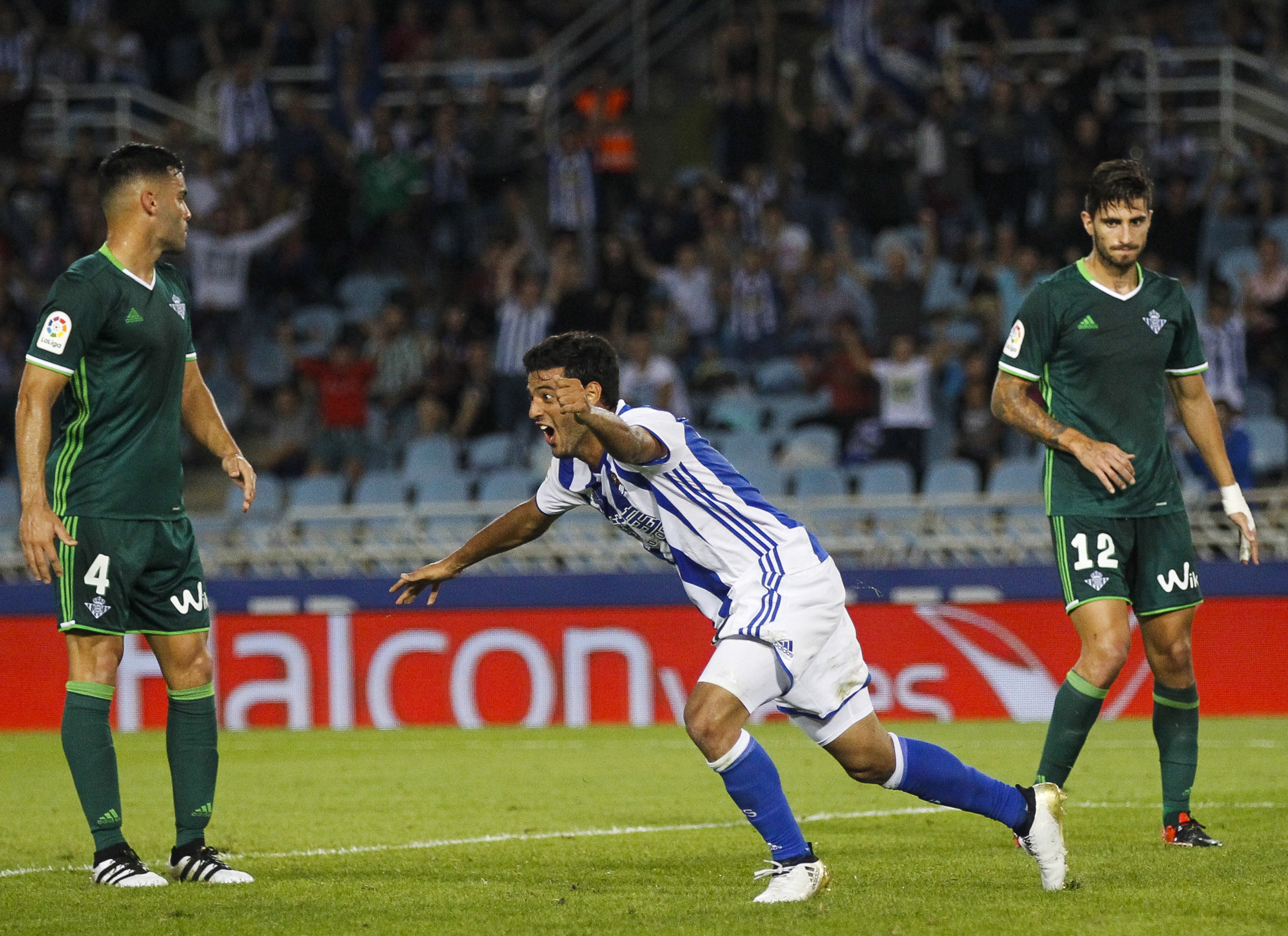 Vela lidera la victoria de la Real Sociedad ante el Betis Vela lidera la victoria de la Real Sociedad ante el Betis