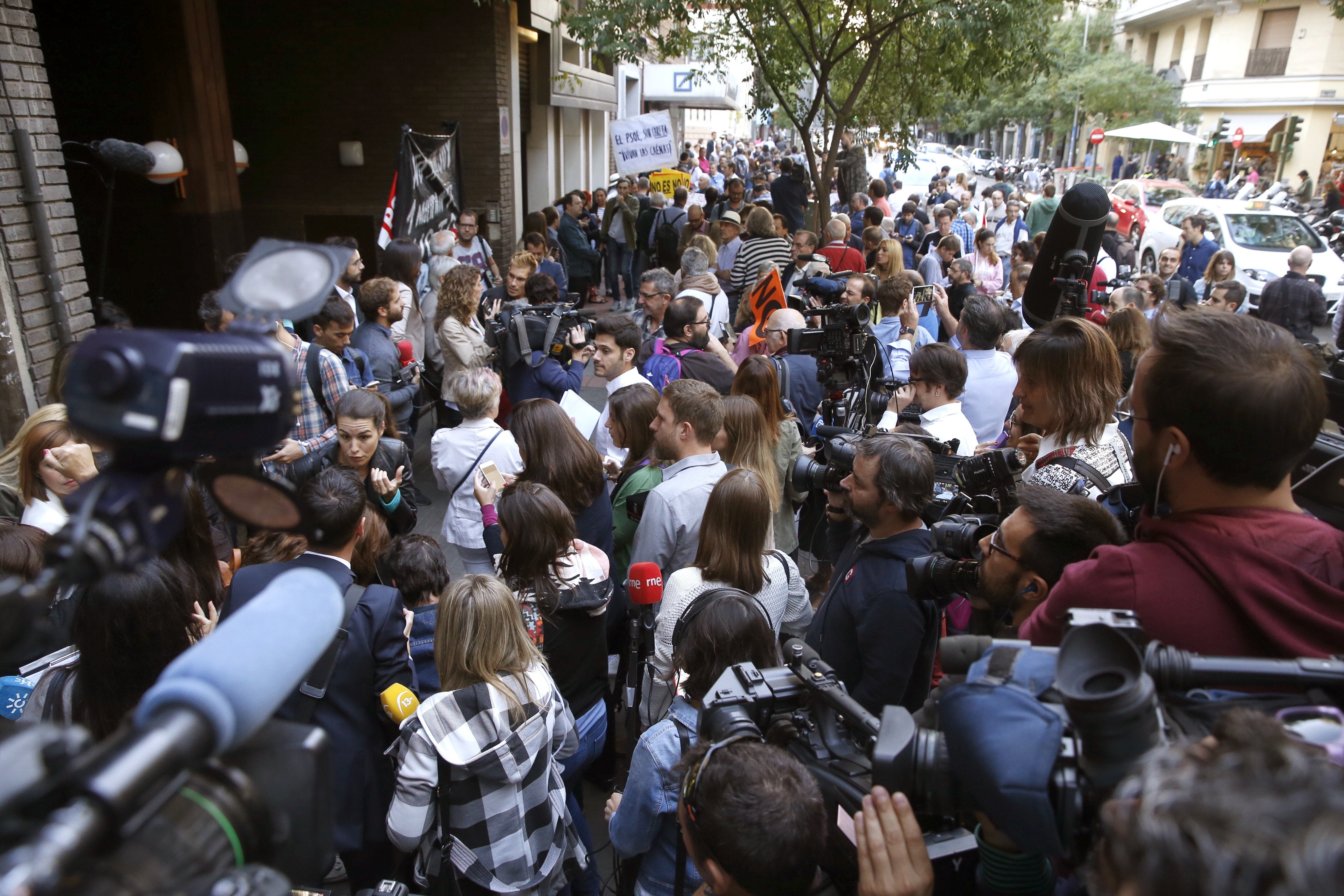 La Policía refuerza la seguridad en Ferraz para el Comité Federal La Policía refuerza la seguridad en Ferraz para el Comité Federal