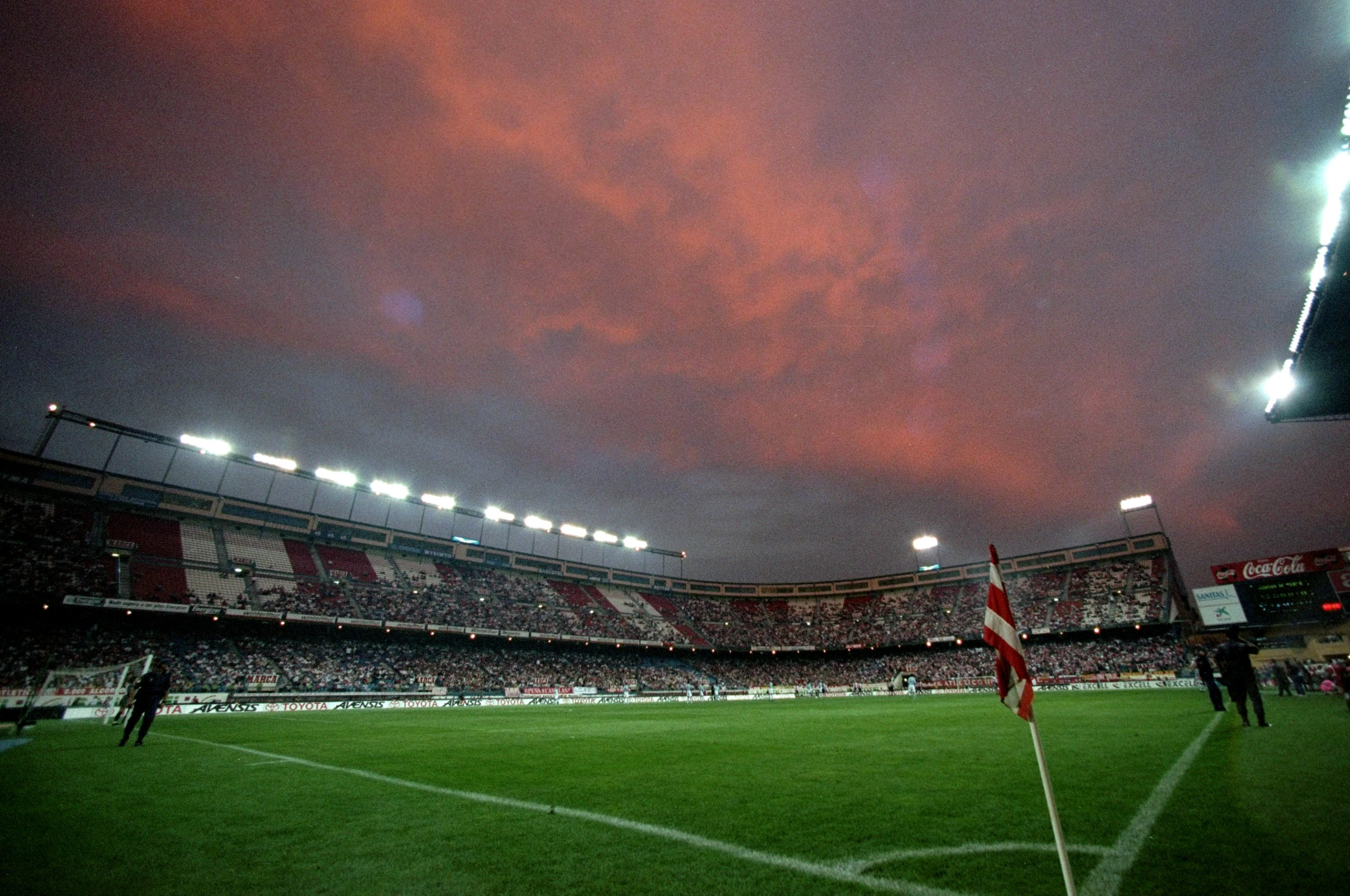 Cerezo quiere que el Vicente Calderón diga adiós acogiendo la final de la Copa del Rey Cerezo quiere que el Vicente Calderón diga adiós acogiendo la final de la Copa del Rey