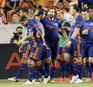 Los jugadores del New York City celebran el gol de David Villa ante el Houston Dynamo Los jugadores del New York City celebran el gol de David Villa ante el Houston Dynamo
