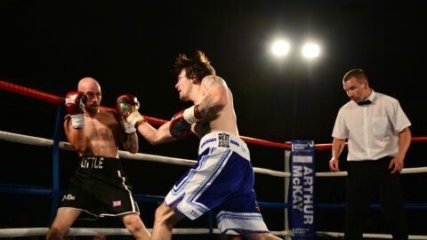 Towell, durante un combate
