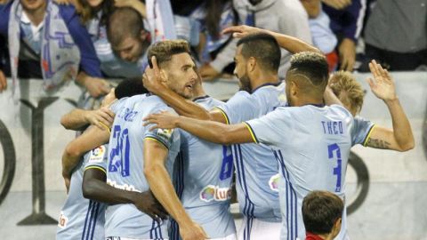 El Celta celebra uno de los goles ante el Barcelona