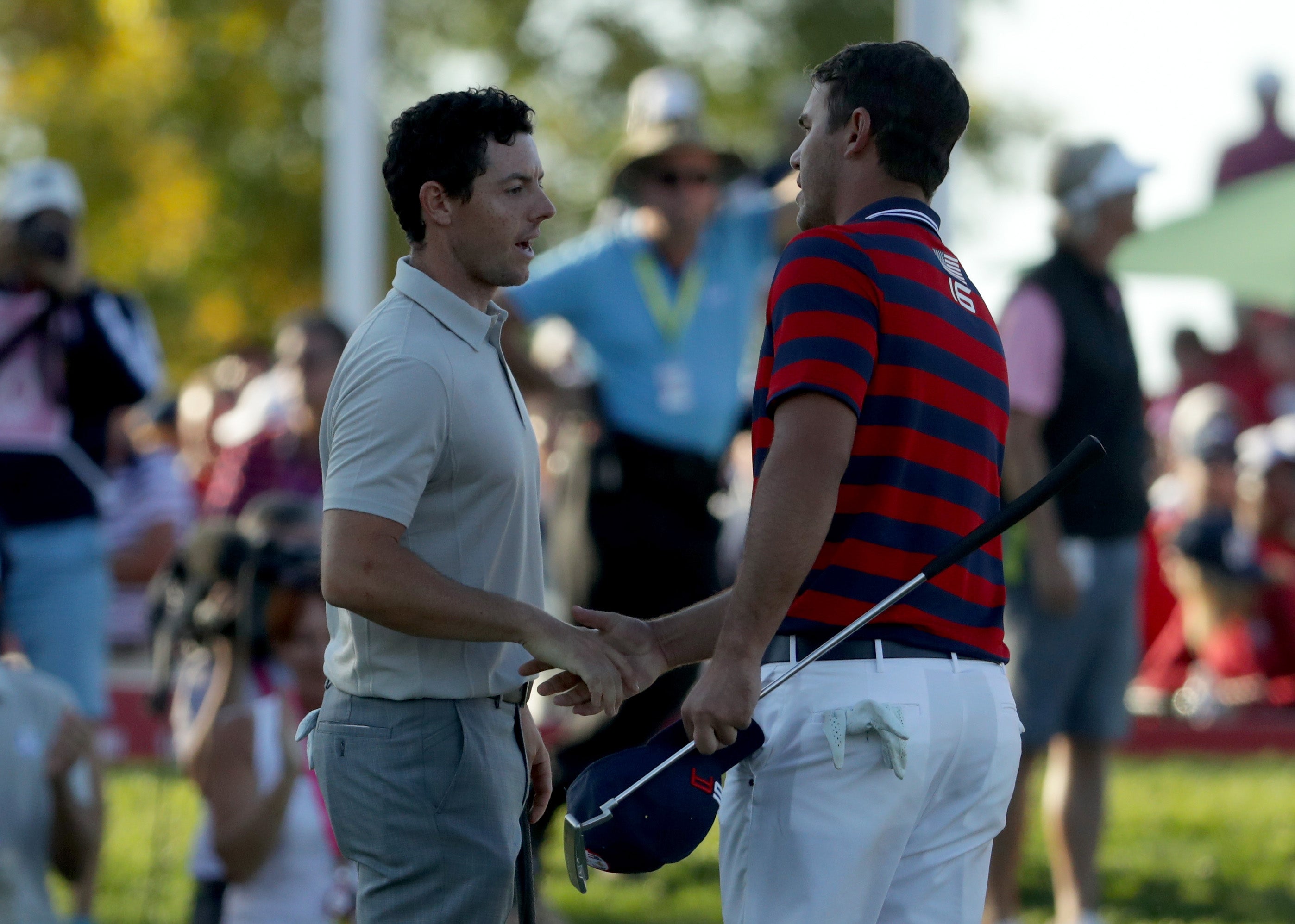 EEUU contiene a Europa y le obliga a otra remontada para retener la Ryder Cup EEUU contiene a Europa y le obliga a otra remontada para retener la Ryder Cup