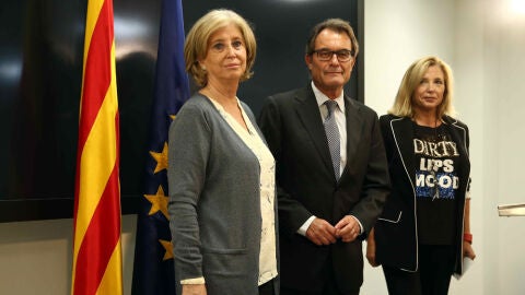  Artur Mas con Joana Ortega e Irene Rigau