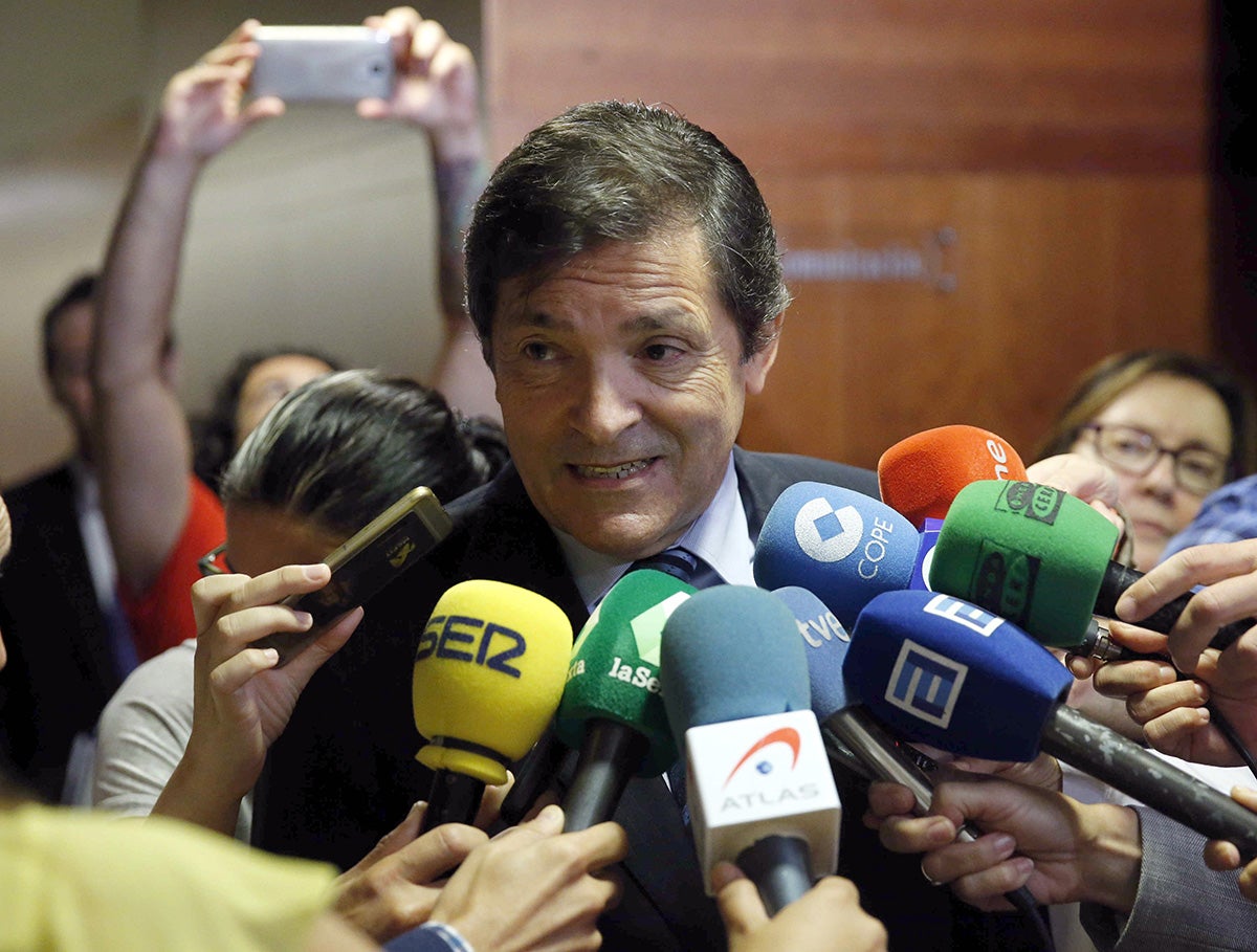 La gestora del PSOE se reúne este lunes para definir las primeras medidas de la nueva etapa La gestora del PSOE se reúne este lunes para definir las primeras medidas de la nueva etapa