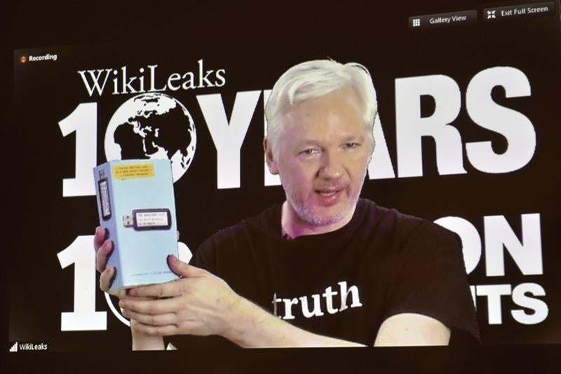 Assange avanza nuevas revelaciones de WikiLeaks relacionadas con las elecciones en EEUU Assange avanza nuevas revelaciones de WikiLeaks relacionadas con las elecciones en EEUU