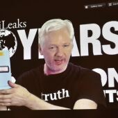El líder y fundador de WikiLeaks, Julian Assange, durante una videoconferencia