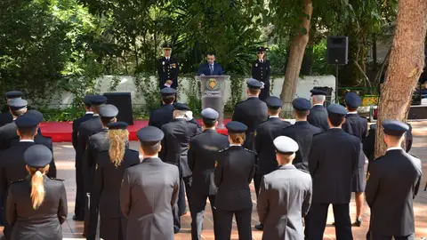 L'alcalde comunica a la policia nacional que ja estan preparats per a entregar els terrenys per a la nova comissària en l'entorn del palau de Justícia. La policia Nacional ha celebrat el dia dels Ángeles Custodis en un acte institucional en l'ermitori de la Mare de Déu de Gràcia