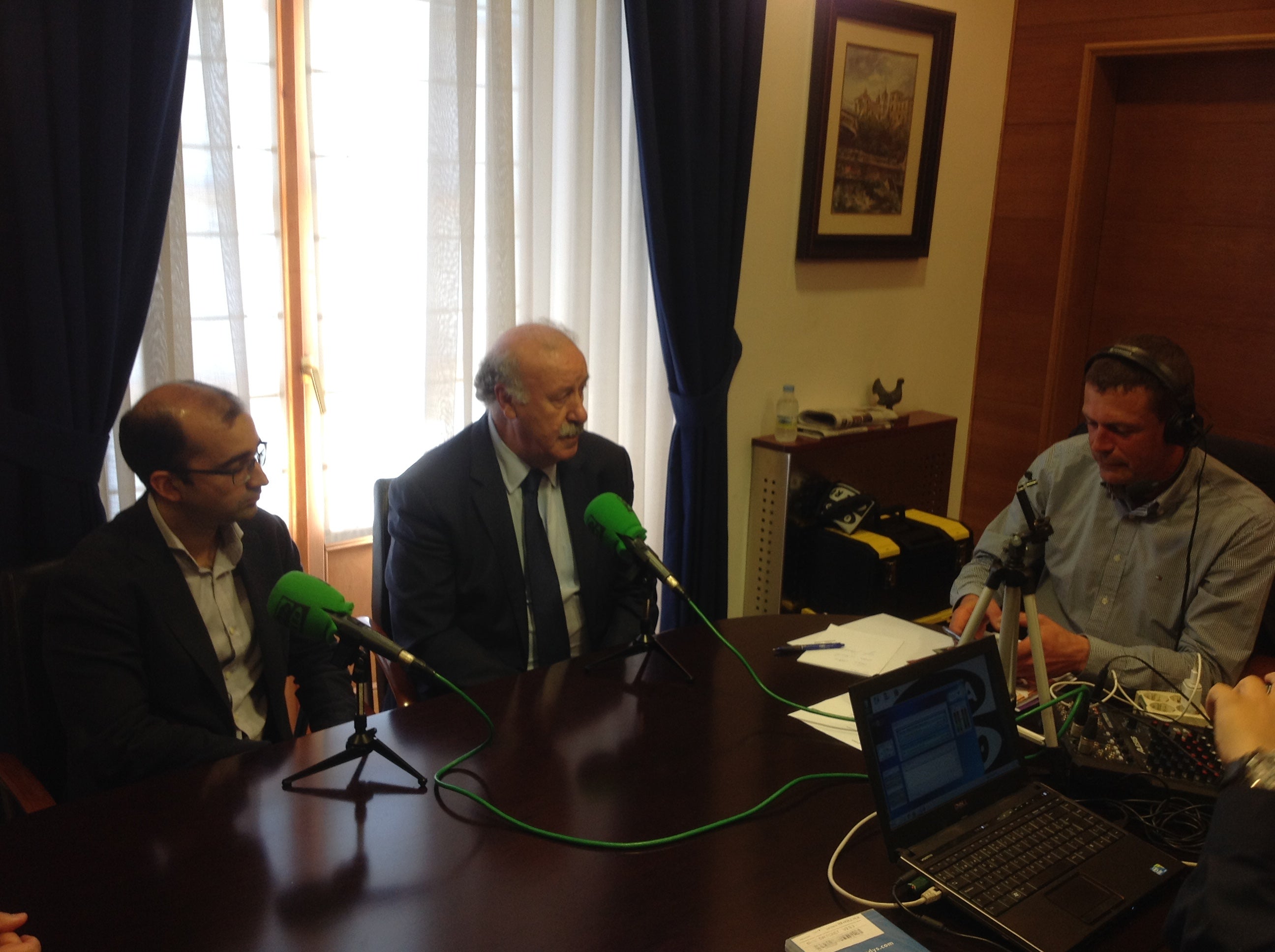 Fiesta de la Vendimia de Cangas del Narcea 07/10/2016 con Miguel Ángel Pérez Fiesta de la Vendimia de Cangas del Narcea 07/10/2016 con Miguel Ángel Pérez